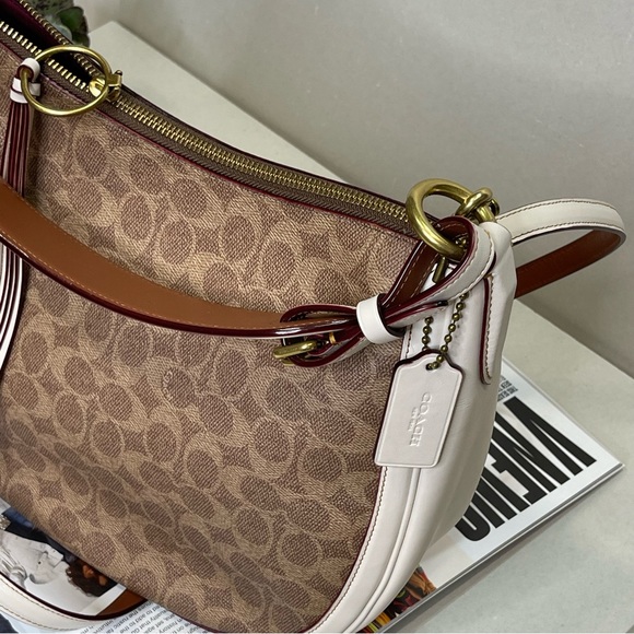 (new+tag) Coach style 38580 signature Sutton hobo w/ original dustbag - Picture 1 of 13